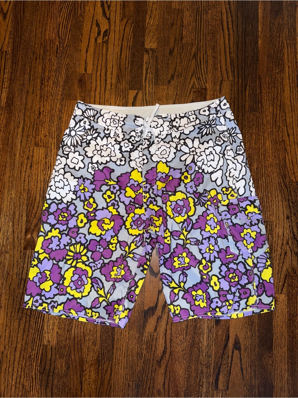 Stussy Vintage Gray & White Floral-Lined Swim Trunks